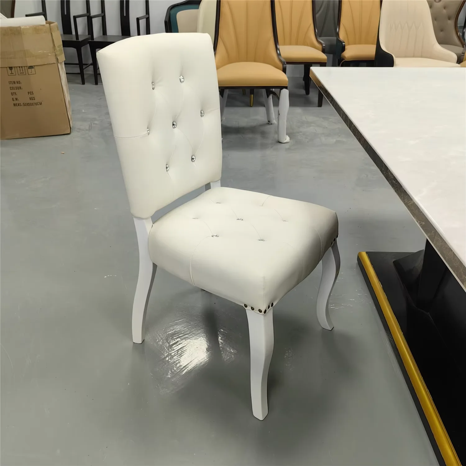 #Cushioned Leather Chair Hotel Activity Furniture Modern Outdoor Indoor Restaurant Upholstered Cafe Dining Room Chairs Custom