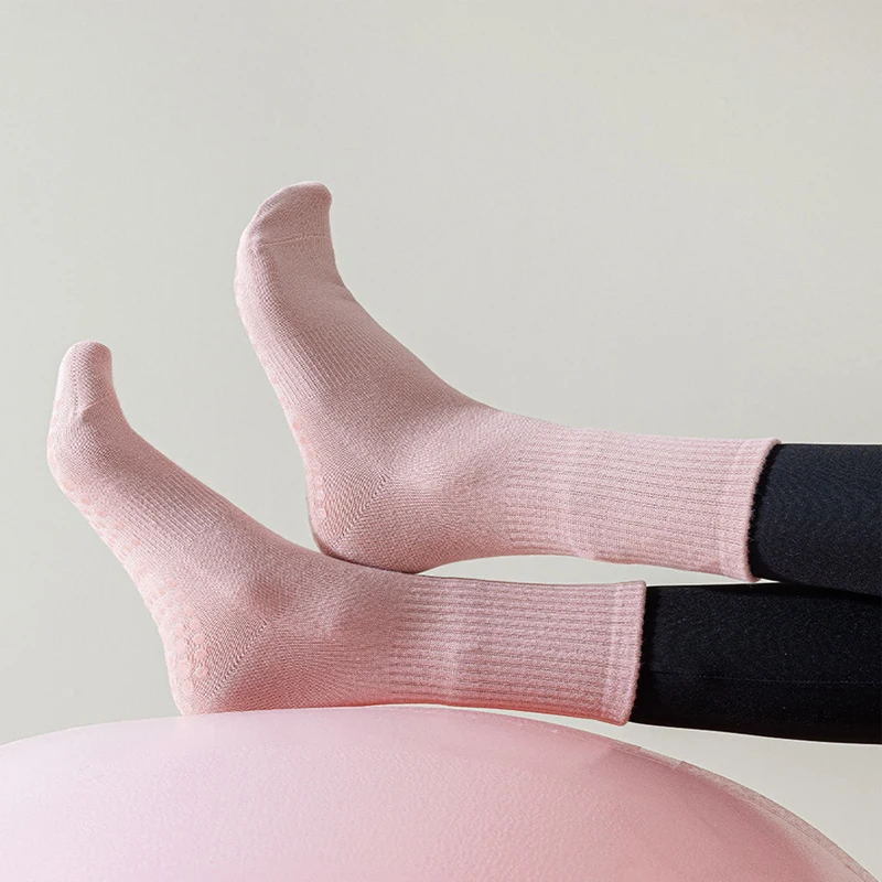 2/4 Pairs Non-slip Yoga Socks Cotton Solid Color Mid-tube Pilates Socks Gym Floor Indoor Fitness Sport Silicone Socks