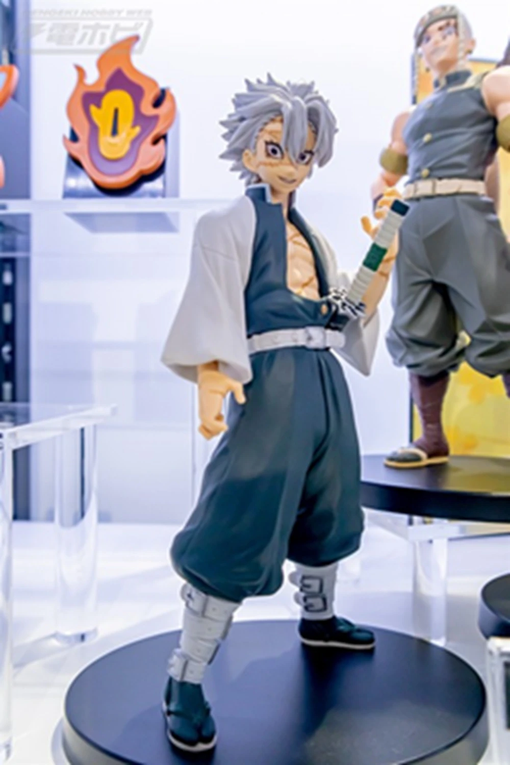 Oryginalna figurka anime 15CM Demon Slayer Kanroji Mitsuri Figurka Kimetsu no Yaiba Kamado Tanjirou Figurka Model Zabawka