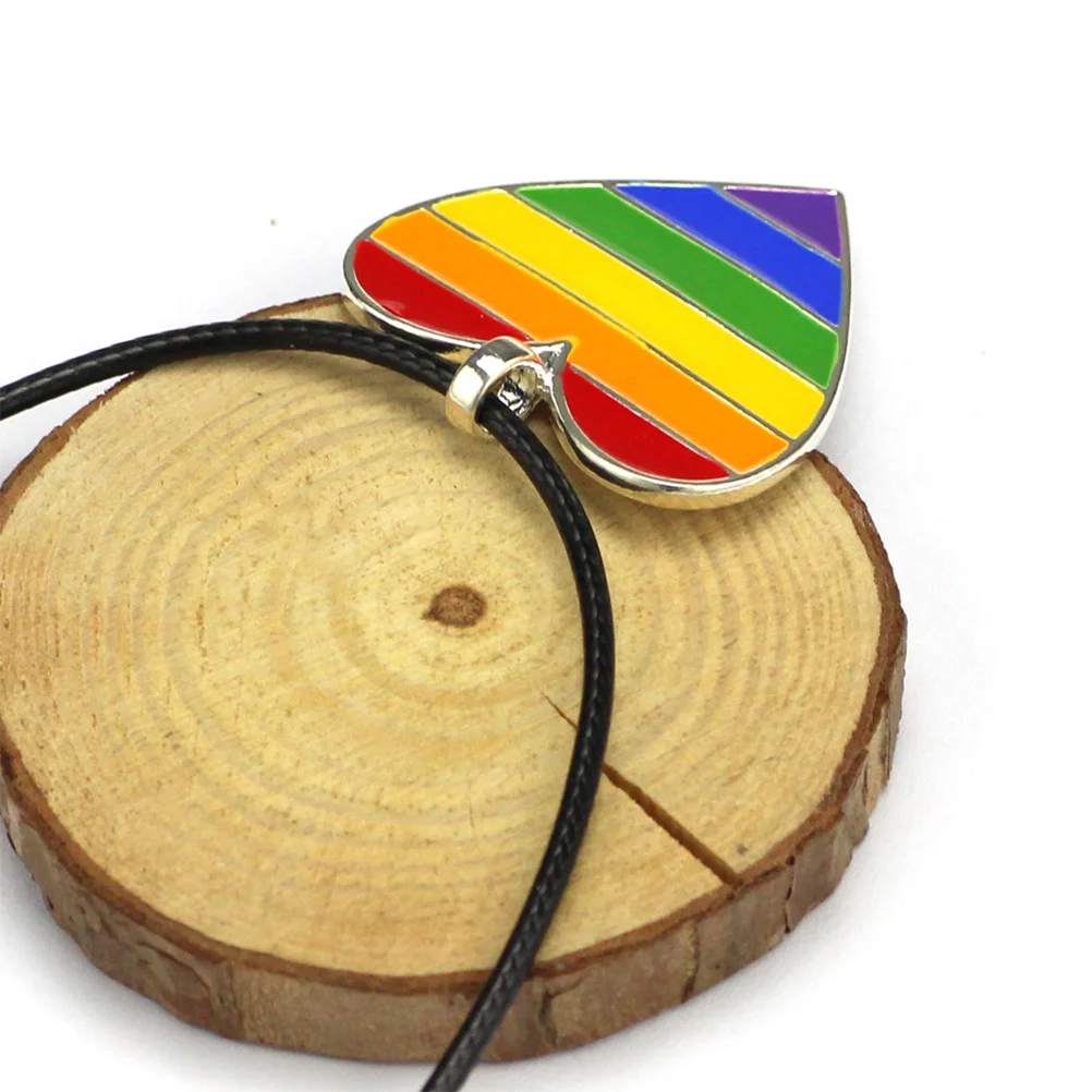 

Durable Love Shaped Rainbow Necklace Pendant Premium Material Neck Chain for Gay Lesbian Faith Signal Necklace