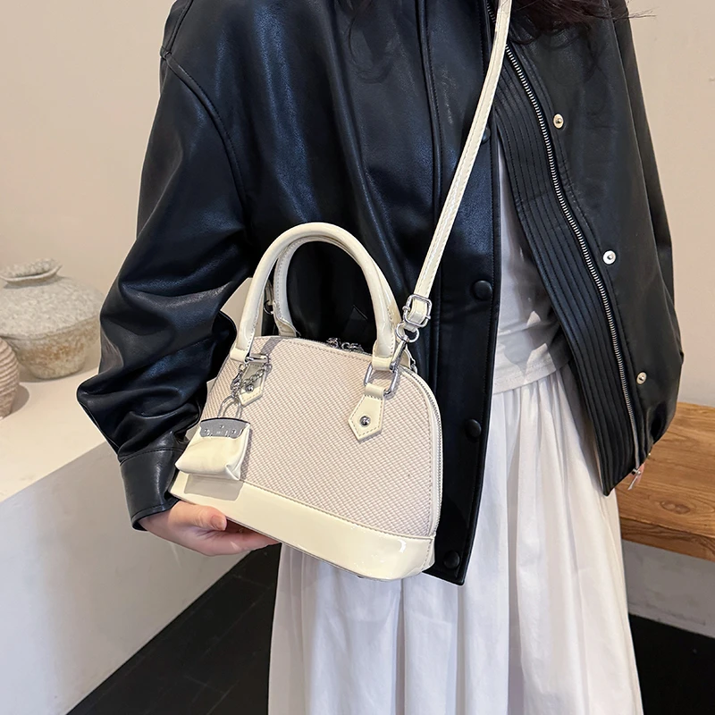 high-quality-style-women's-handbag-modern-trend-women's-zipper-crossbody-bag-fashionable-party-chain-strap-shoulder-bag