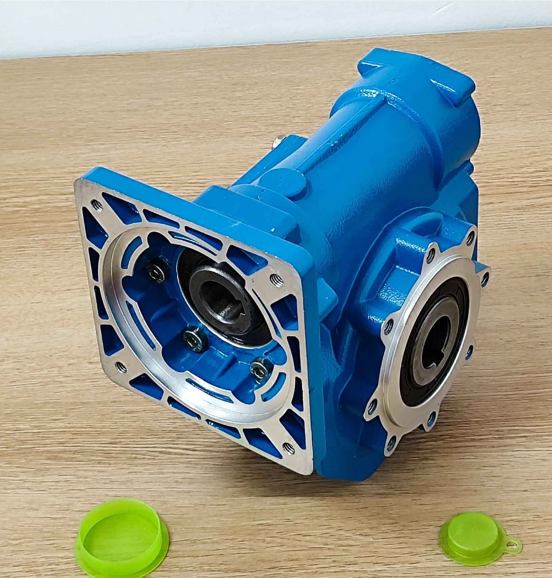 Worm Gearbox Worm Gear Reducer  CYVF75  Input 14/19/22/24/28mm Output 28mm Ratio 5:1/100:1 Worm Gear Tin Bronze Free Maintenance