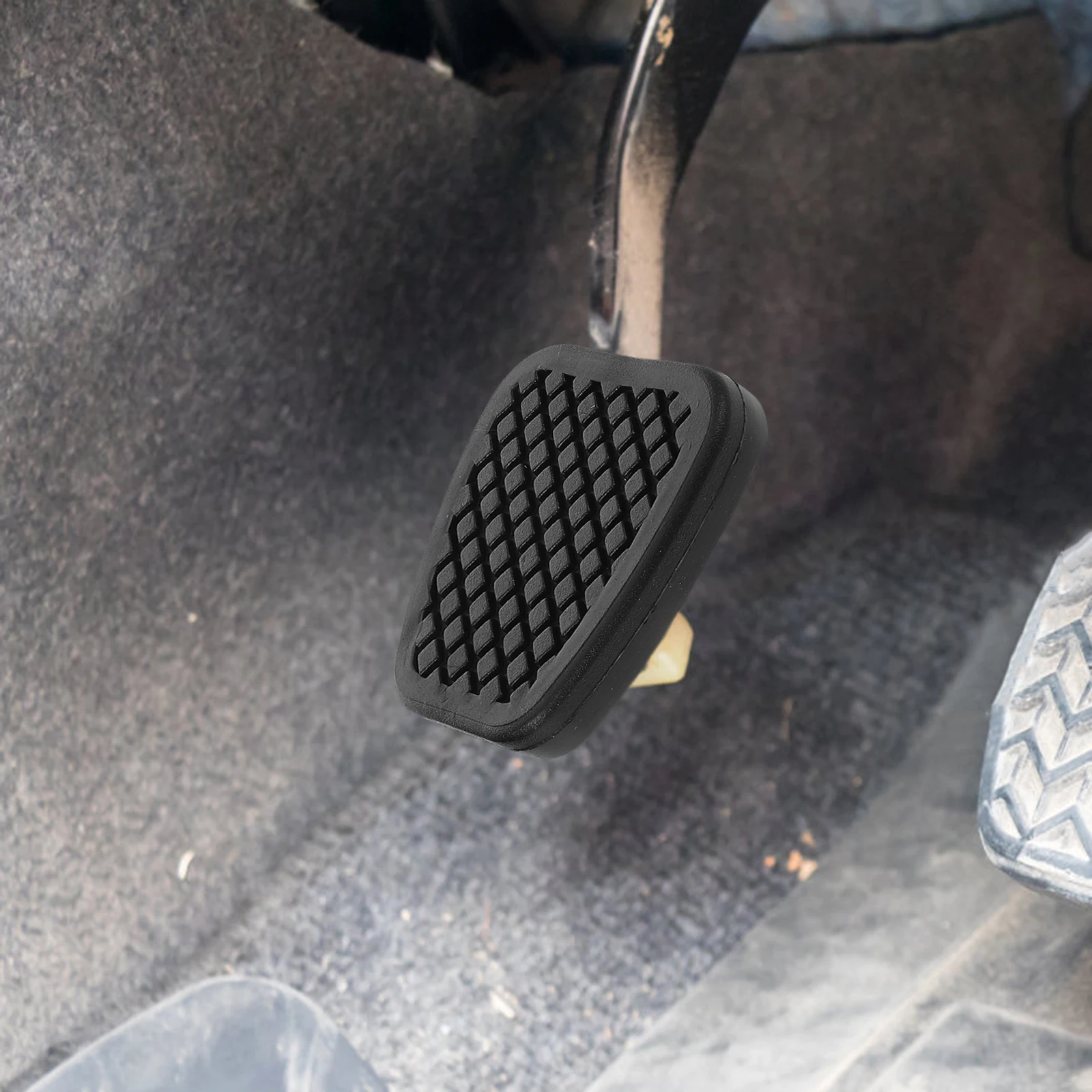 

2pcs Car Covers Rubber Brake Clutch Pedal Pads Non-Slip Wear Resistant Replacement Pedal Pads For Auto Foot Brake Clutch Pedals