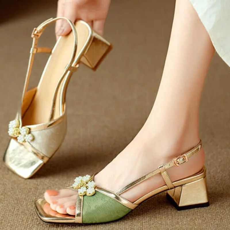 

Chinese-style Retro Pearl Sandals for Women, 2025 New Summer Wear, Mid-thick Heel, Fashionable and Simple Sandals for Women