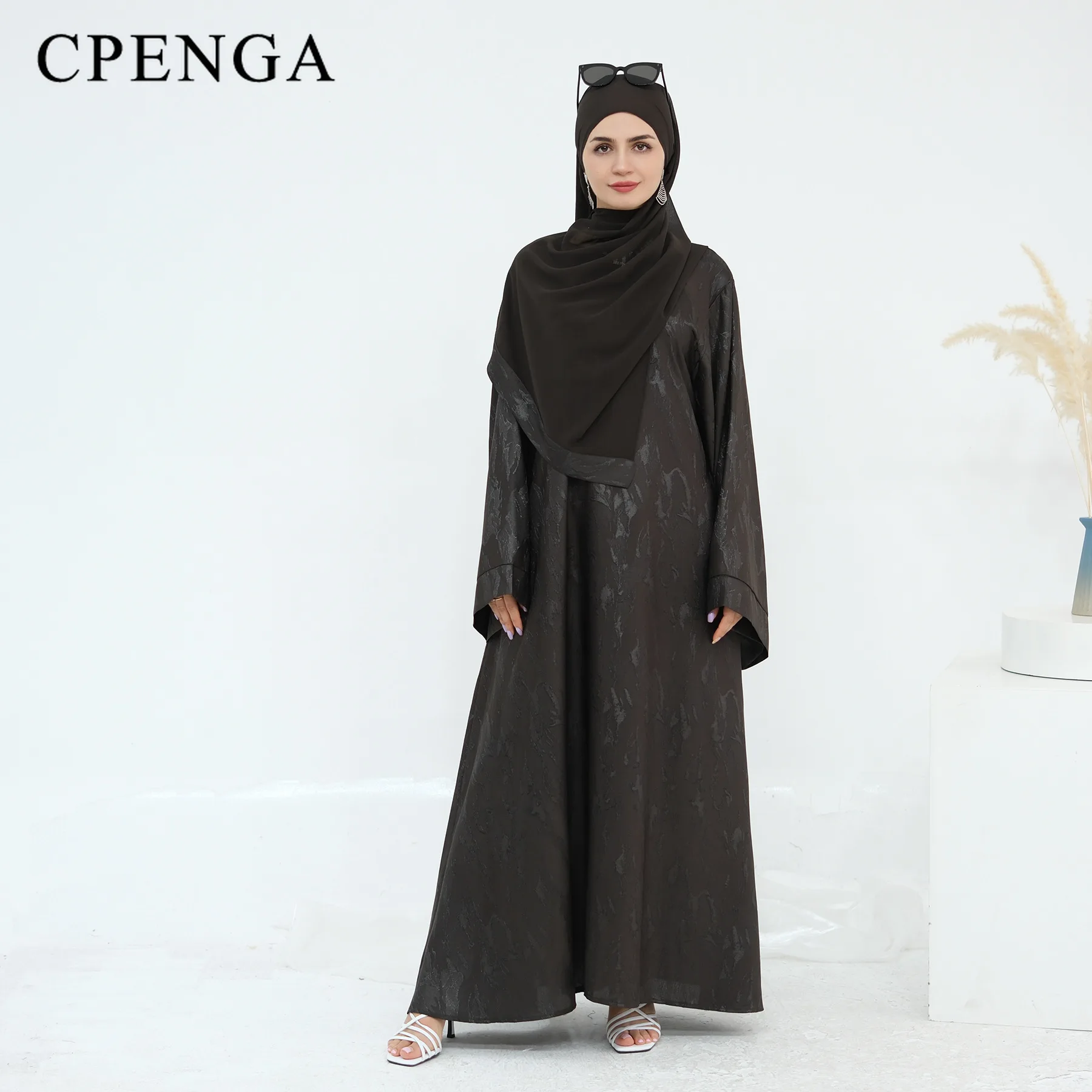 Stilvolles Abaya-Kleid für muslimische Frauen, vom Türkei inspiriertes bescheidenes Blumen-Jacquard-Langarm-Gebetskleid, elegante Herbst-Islam-Kleidung
