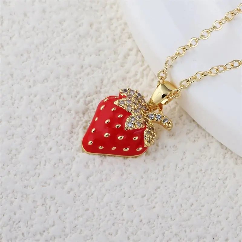 Stainless Steel Shiny Zircon Red Strawberry Necklace for Women Cute Romantic Love Heart Necklace Luxury Friendship Jewelry Gift