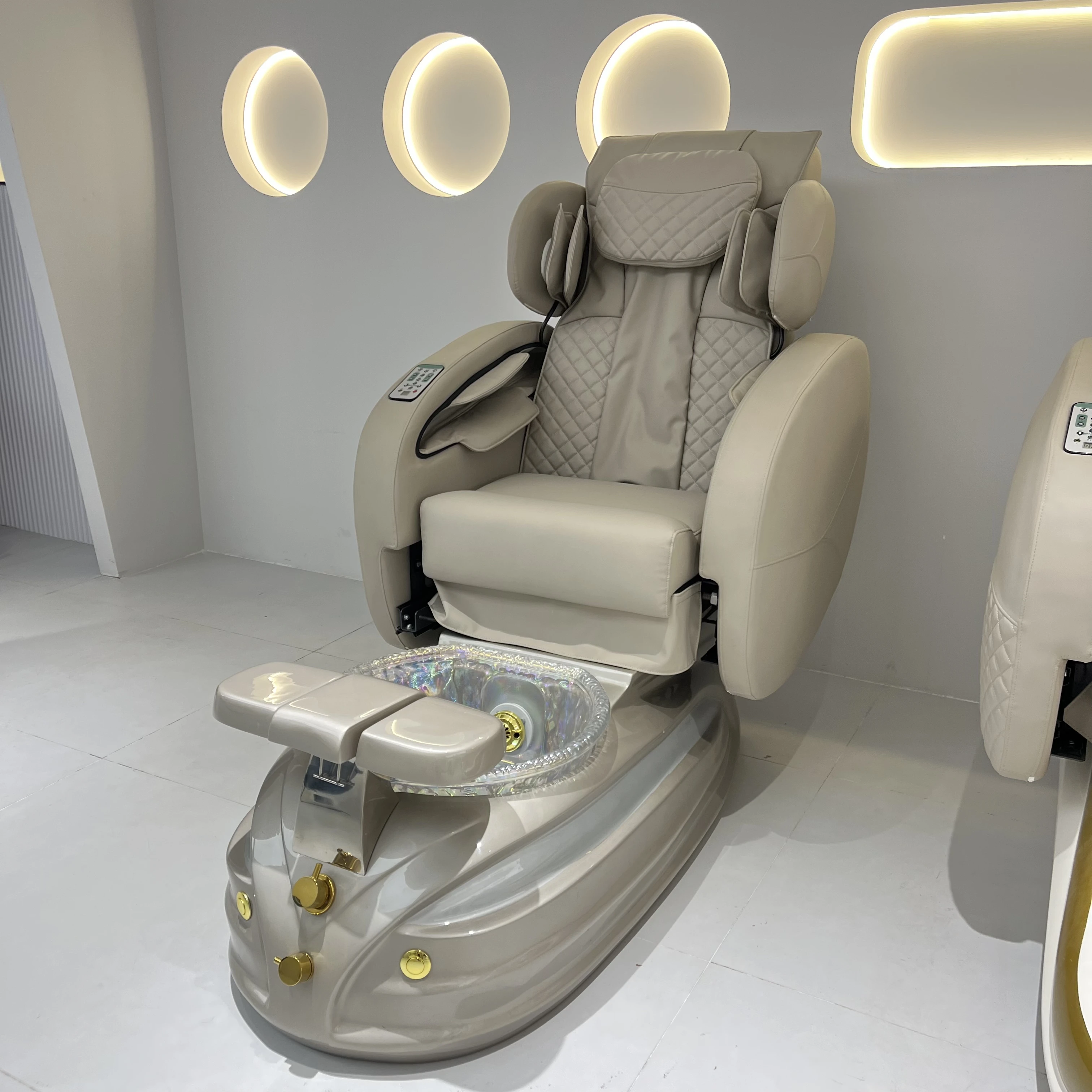 Elegant Full Body Massage Pedicure Chair Compact Size With Drain Pump For Nail Salons