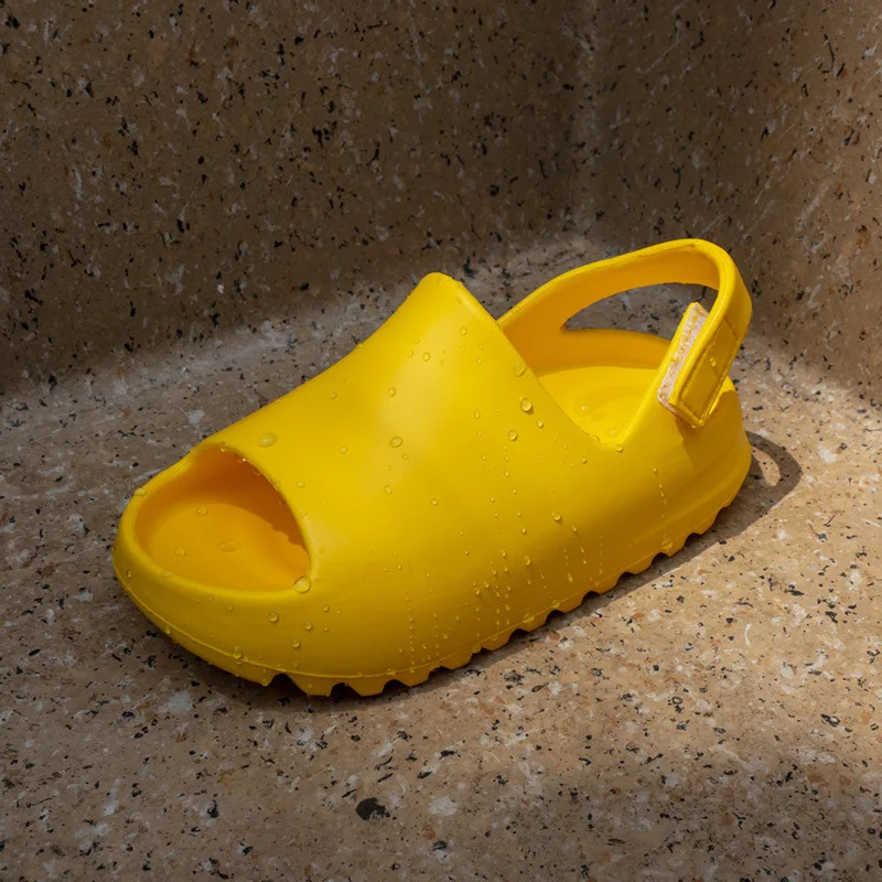 Bebealy zapatillas impermeables de verano para niño, sandalias suaves antideslizantes para el hogar, toboganes de ducha para baño interior, soporte para arco con hebilla