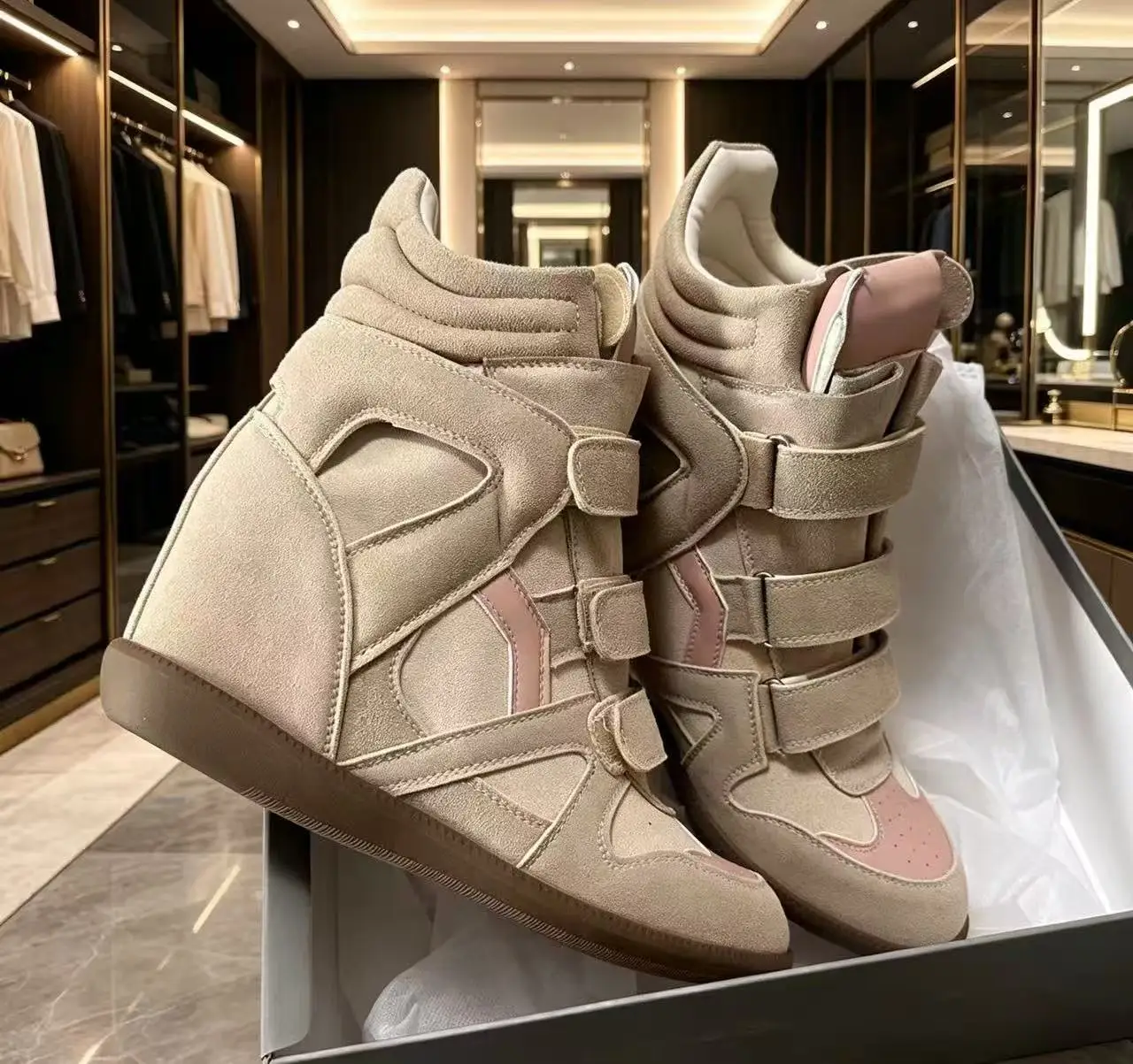 

Fashion Women's High-top Boots Velcro Invisible Inner Height Increase Women's Ankle Boots Leather Casual Women Shoes Botas Mujer