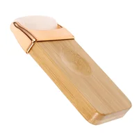 Rodillo de Jade con Mango de Madera