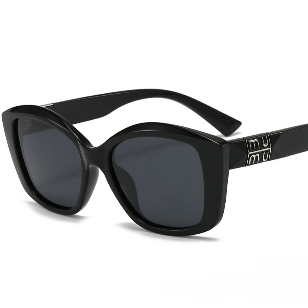 

‌Women's Black Designer Sunglasses UV400 Polarized for Beach/Travel, Trendy Acetate Frame Glasses with Mirror Lens Fashion Gift