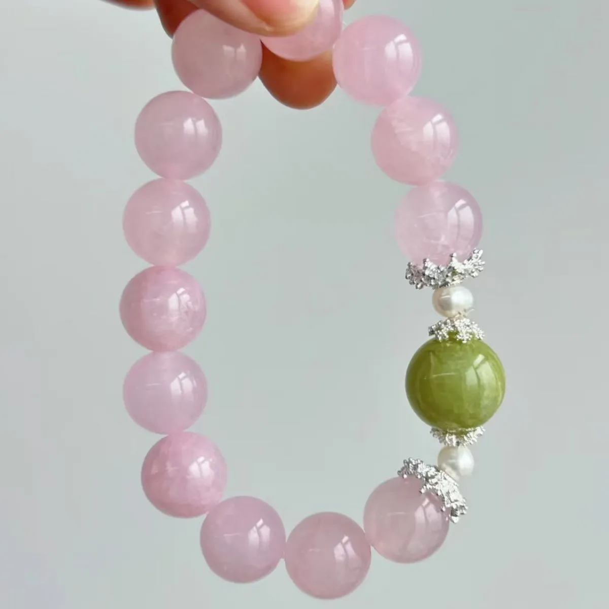 

Natural Pink Crystal Bracelet Horse Powder Xiuyu Qingti Women's Bracelet Fashion Light Luxury