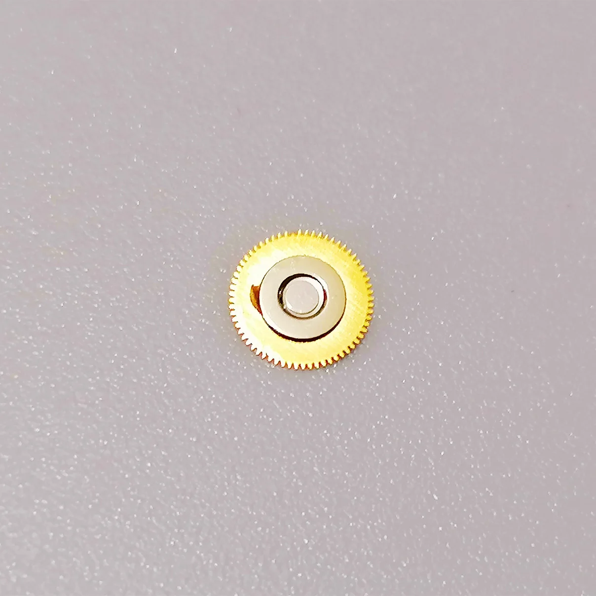 

Watch movement accessories calendar wheel suitable for 2824 movement watch maintenance accessories