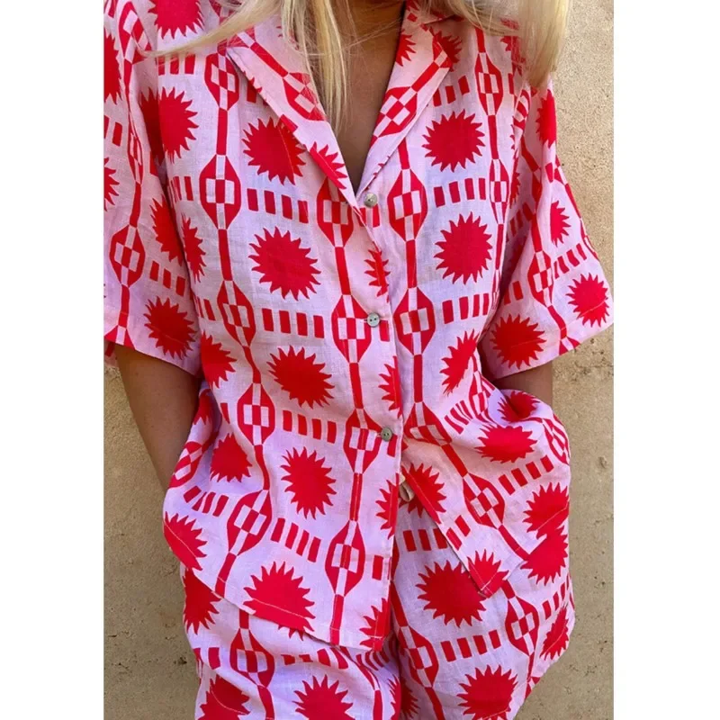 BWQ ผู้หญิงเรขาคณิตพิมพ์เสื้อด้านบนและกางเกงชุดแขนสั้นเสื้อ Elastic High เอวกางเกงขาสั้นชุดชายหาด 2 ชิ้นชุด