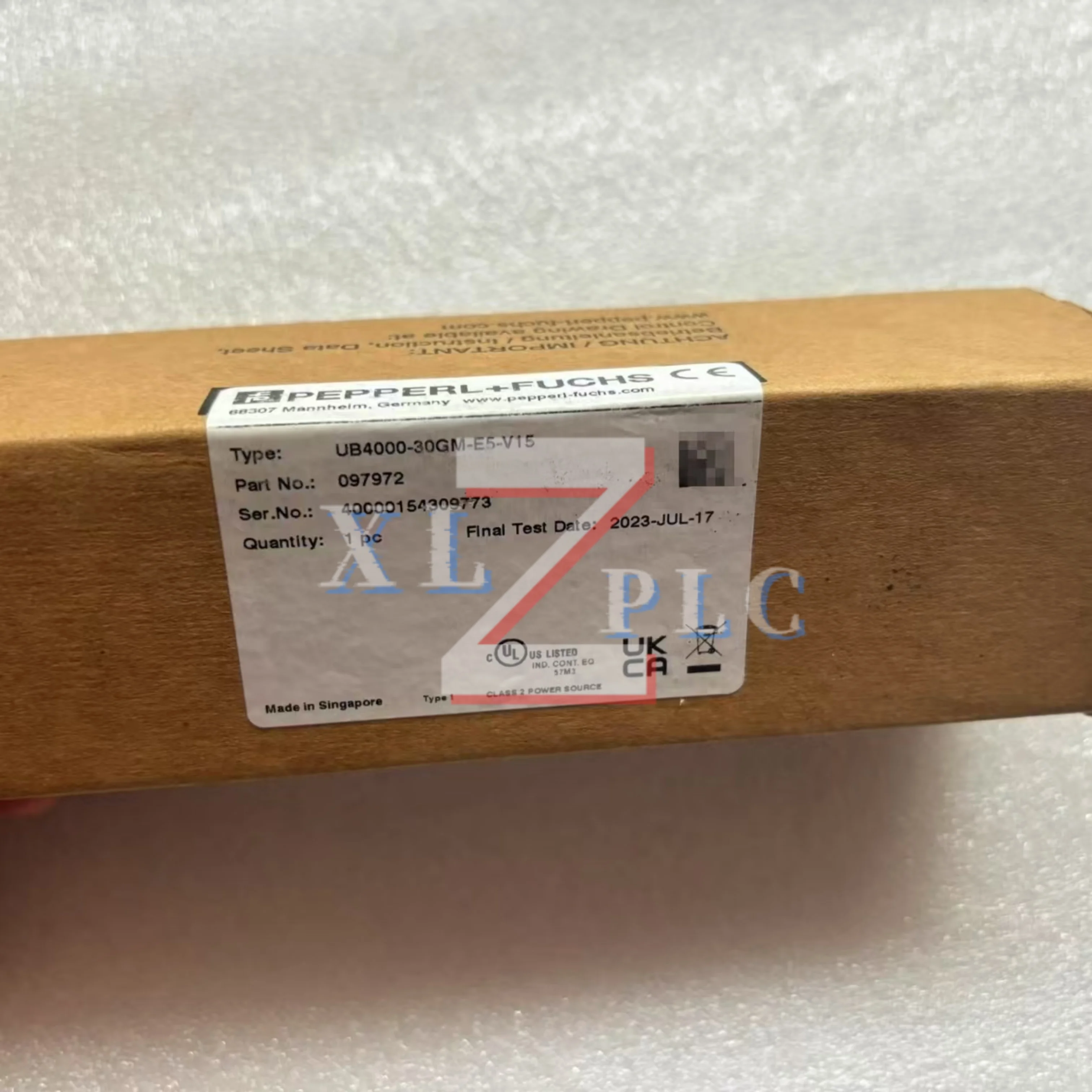 Neu im Karton UB300-18GM40A-U-V1 UB300-18GM40-E5-V1 UB4000-30GM-E5-V15 Ultraschallsensor