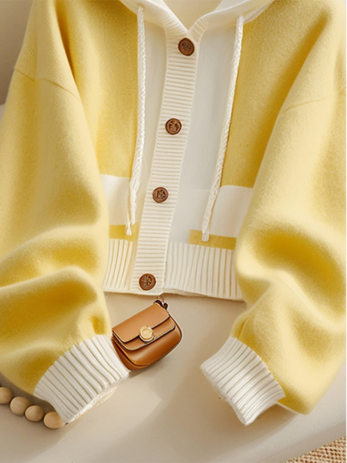 Early Autumn Loose Lazy High-End Feeling Women's Hoodie Yellow Unique Beautiful Super Good Looking Sweater for Ladies