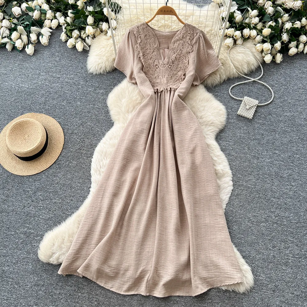 Sommerurlaubsstil Spitzenbesticktes V-Ausschnitt-Kleid Damen Französischer Stil Neues Loses Kurzärmeliges Elegantes Langes Kleid D167