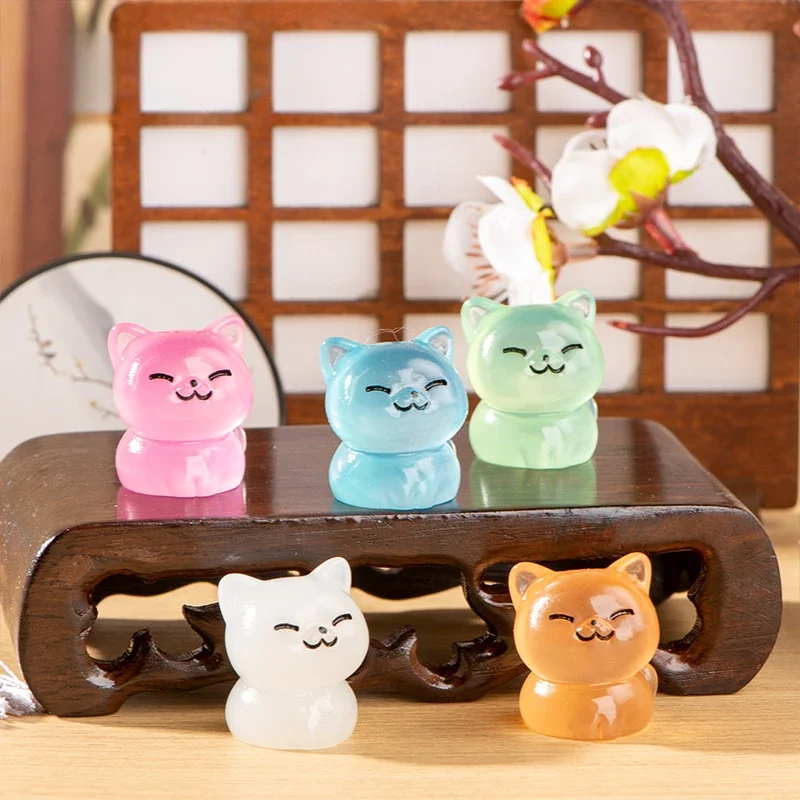 5 pieces/set Miniature Noctilucent Cute Colorful Cat Micro Landscape Ornaments For Decorations Decor Room Desk Accessories