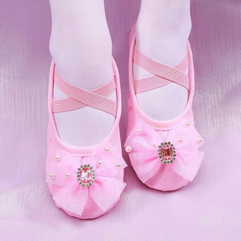 

Children's Soft Sole Dance Shoes Classical Chinese Performance Ballet Special Girls Practice Cat Claw Flat Heels Dancing Boots