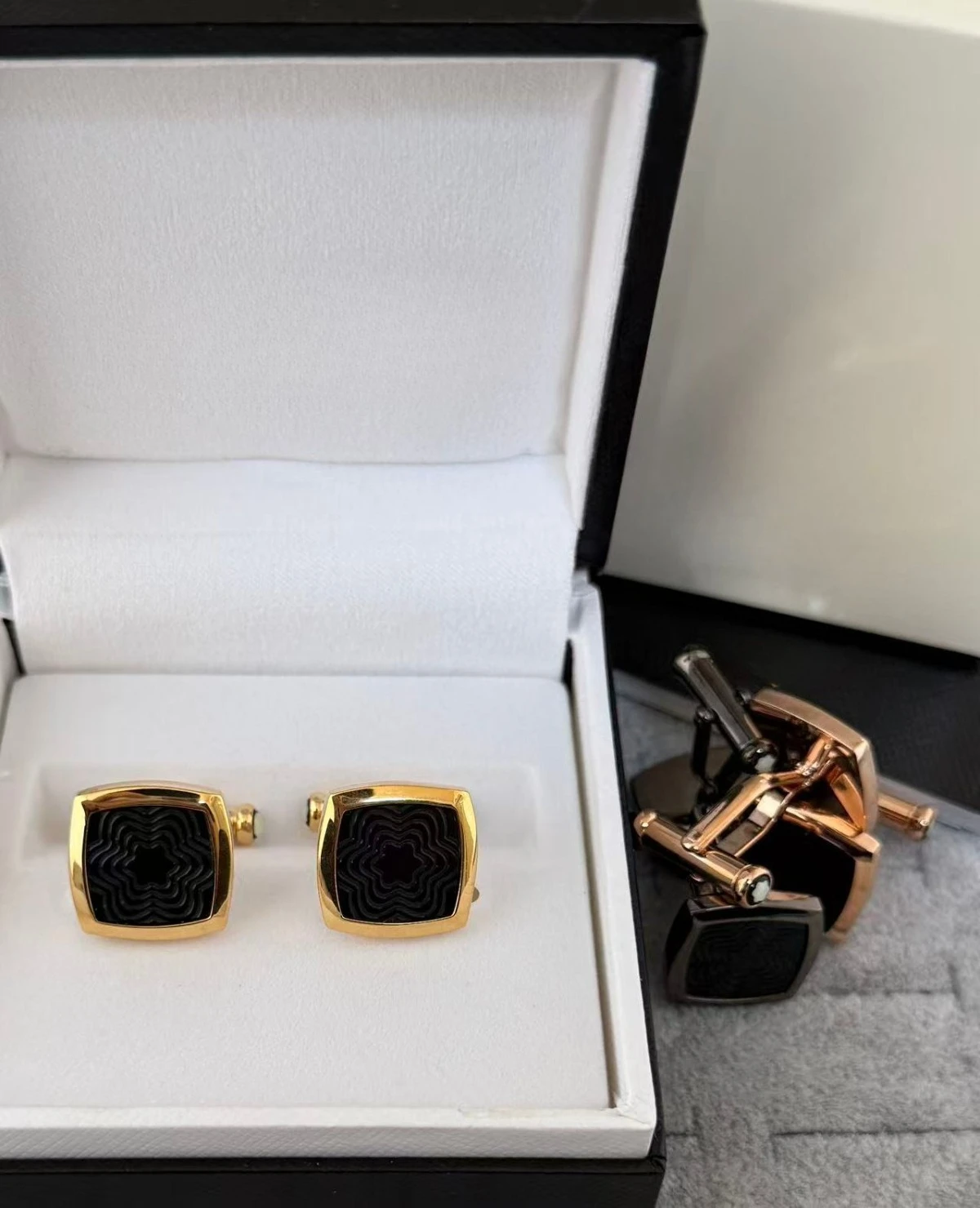 

2026 New Mens Cufflinks Luxury Square Multi-tone Plated Plated Premium Formal French Shirt Accessories for Business Wedding Gift