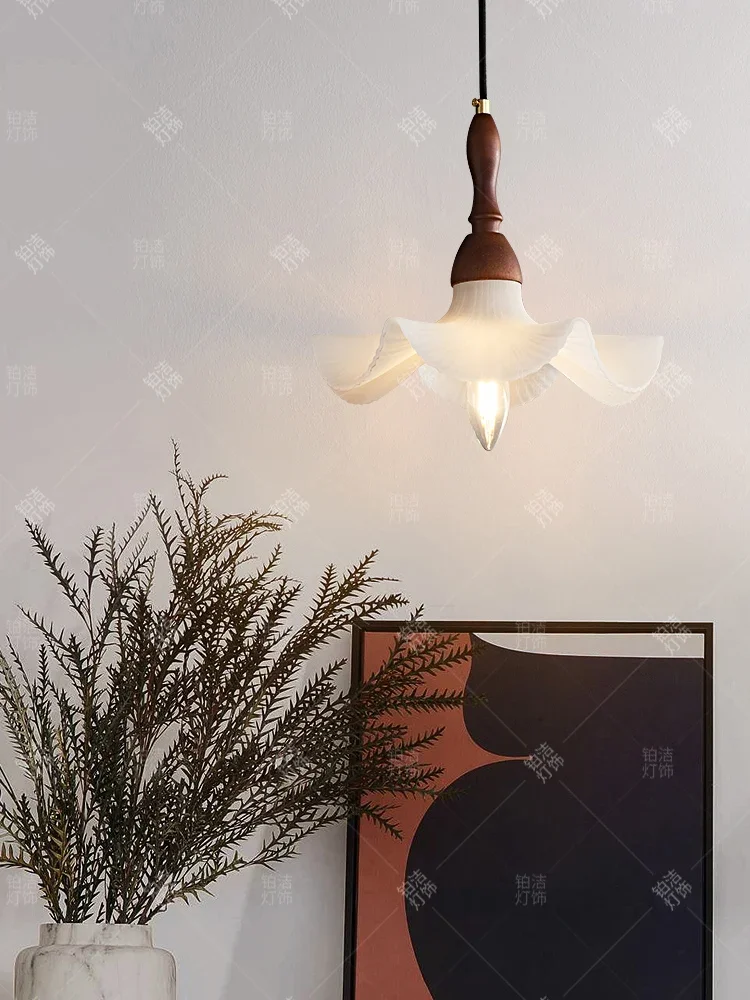 

American Retro Flower Small Droplight Ins Bedroom Bar Single-Head French-Style Mid-Ancient Solid Wood Long Line Light