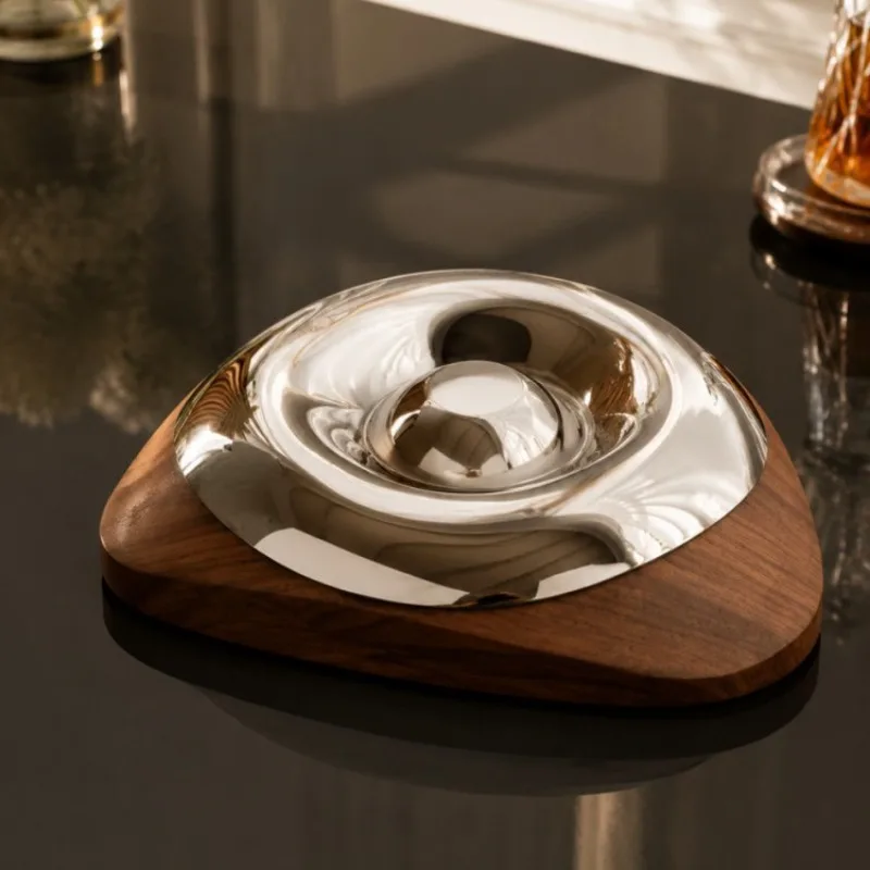 European Style Light Luxury Anti Fly Ash Ashtray Living Room Office Cigar Ashtray Decoration High-end Birthday Gift