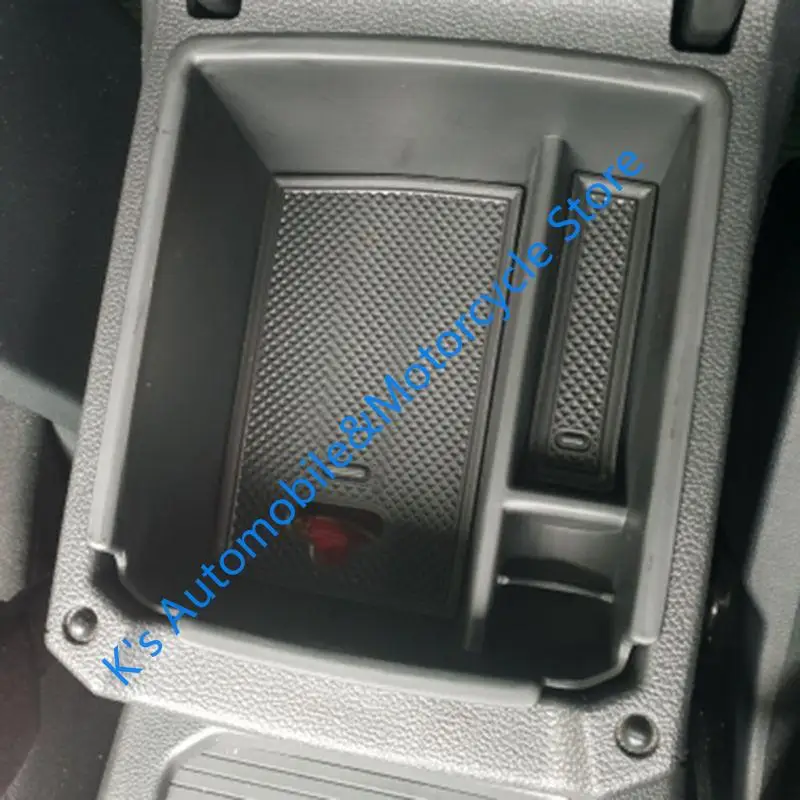 

Q39F CAR CENTER CENTER CENSOLE ARPE ARMREST HASE BOX для MK2 2016 2017 2