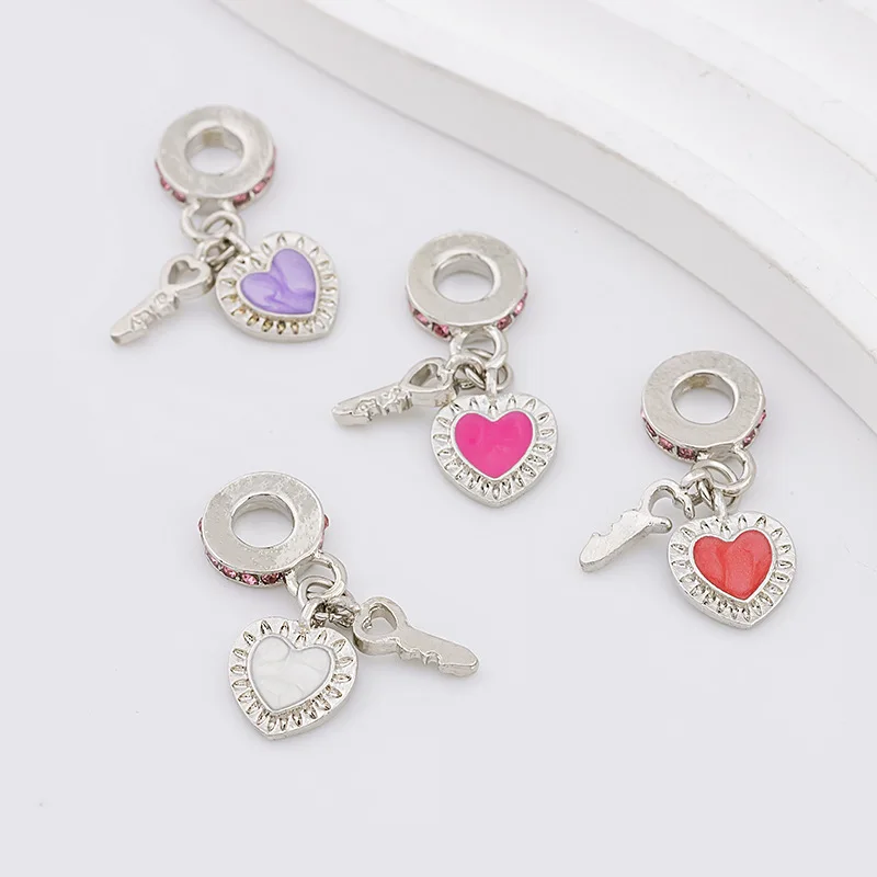 Heart-shaped letters eternal best friend love pendant necklace set. European and American fashionable DIY jewelry accessories.