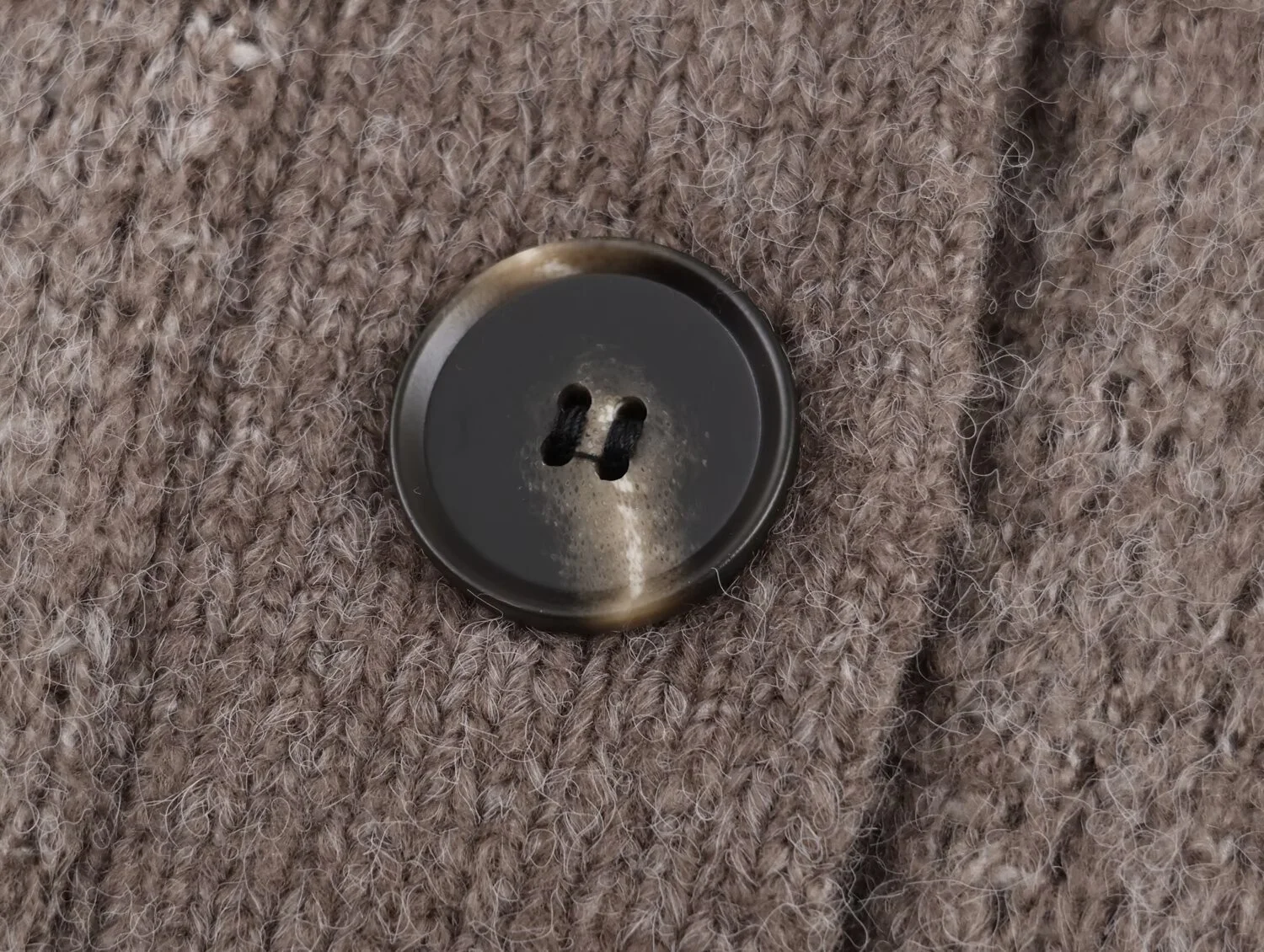 2025 خريف جديد المرأة عادية عصرية أنيقة كسول نمط الخامس الرقبة الجاكار سترة متماسكة مع تأثير المتعثرة #4