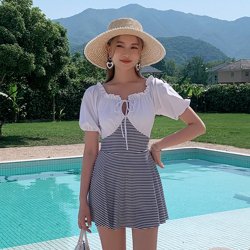 

Wisuwore One Piece Design Contrasting Color Patchwork Stripes A-line Skirt That Shows Chest Dress Vacation Beach Surfing Suit