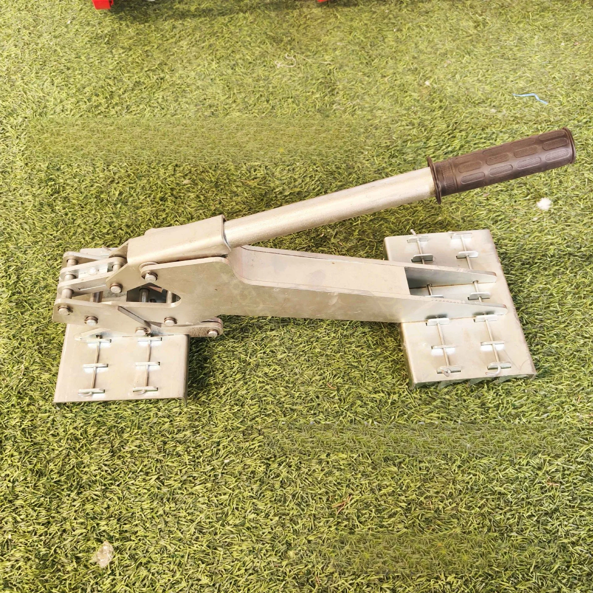 Artificial turf laying trimming tools, durable lawn cutters, lawn compactors, straight line cutters