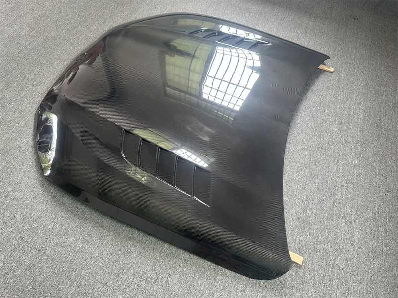 The V-style Engine Hood Is Suitable for 8 Series G14 G15 M8 Coupe 2019-2023 Automotive Parts Carbon Fiber Engine Hood