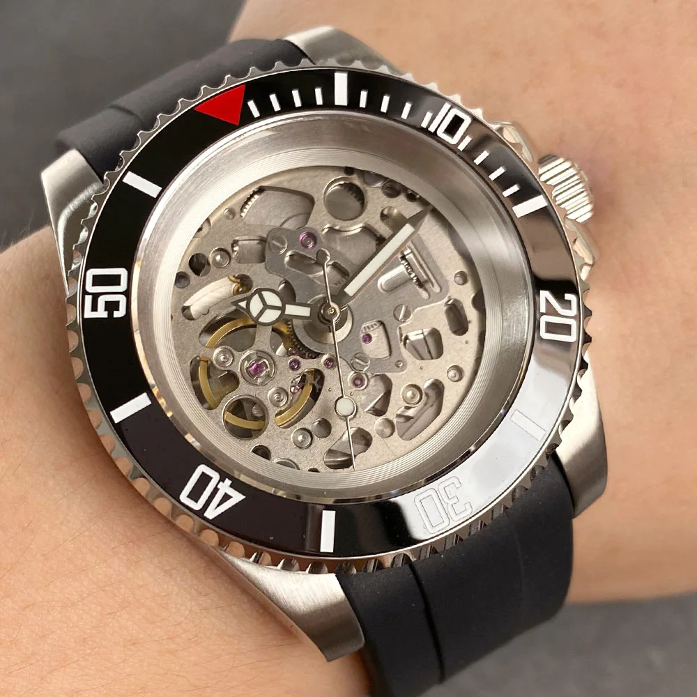 Hollow Skeleton NH70 Mechanical Men Watch 20bar Waterproof Wristwatch 120 Clicks Bezel Curved End Rubber Band Glass Back Rejor