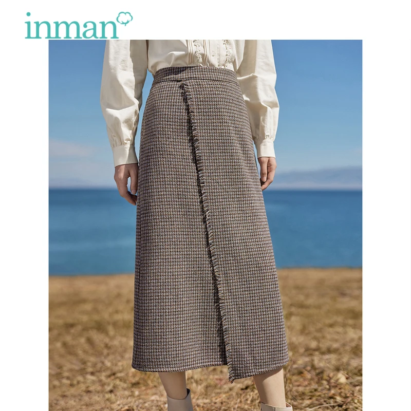 INMAN Women Houndstooth Skirt 2023 Winter High Waist A-shaped Ragged Edge Diagonal Patch Slit Retro Versatile Plaid Long Skirt