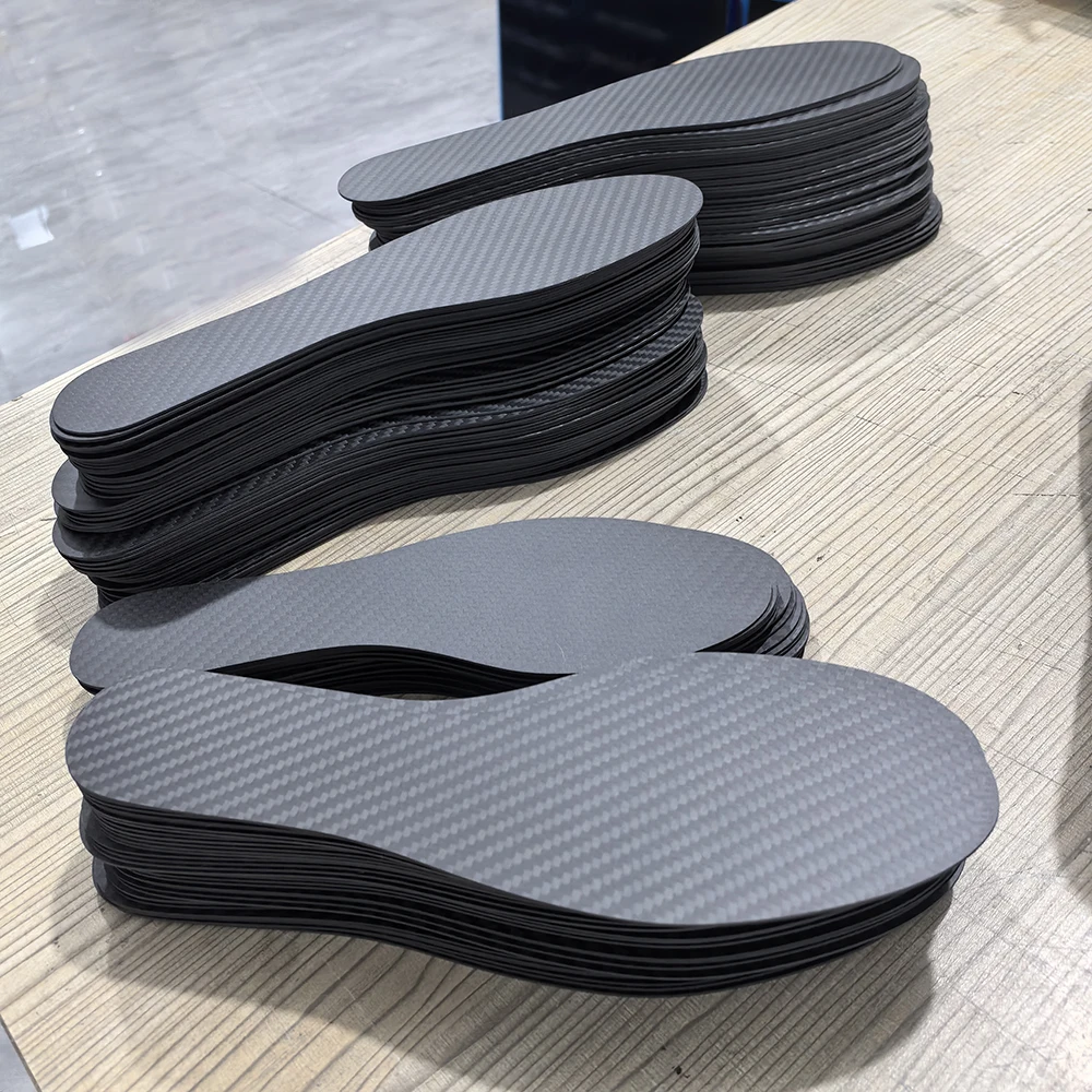 Hochwertige neue 0,8 mm 1,0 mm 1,2 mm dicke Carbonfaser-Einlegesohle, Sport-Einlegesohle, männliche Schuhpolster, weibliche orthopädische Schuh-Sneaker-Einlegesohlen – Detail 8