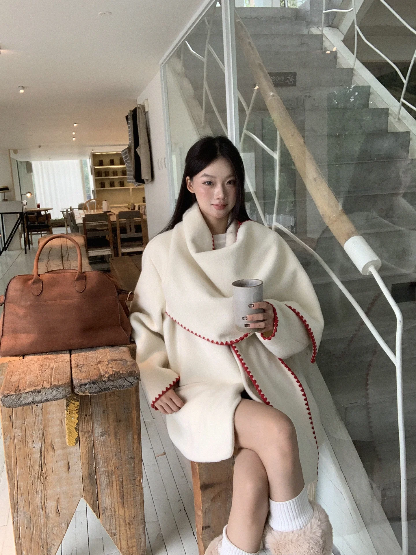 

Red Celebri Woolen Coat Women's Sle 2025 New Winter Tweed Cloak Loose High-End ort Length Woolen Outerwear