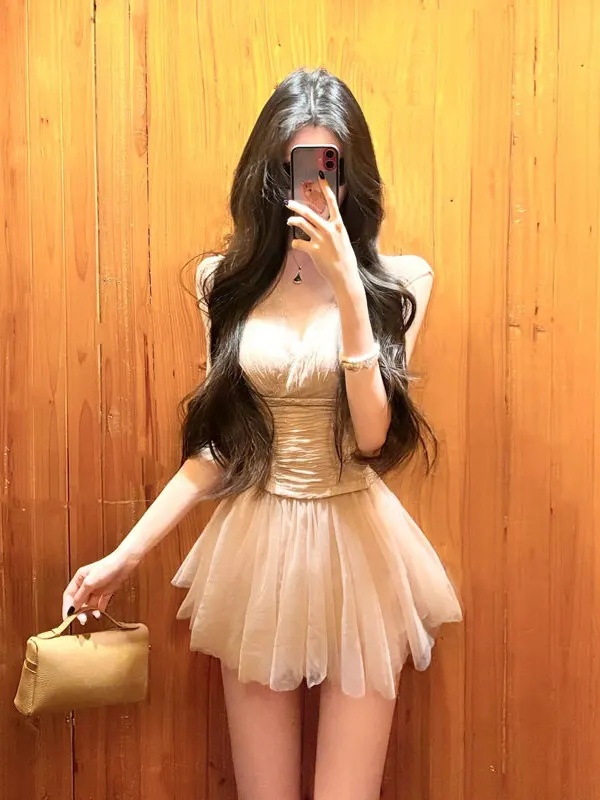 

Summer Fashion V-neck Lace Top And Mesh Skirt Two-piece Set High-end Sensation Beautiful Women's Clothing Cotton Short Sleeve