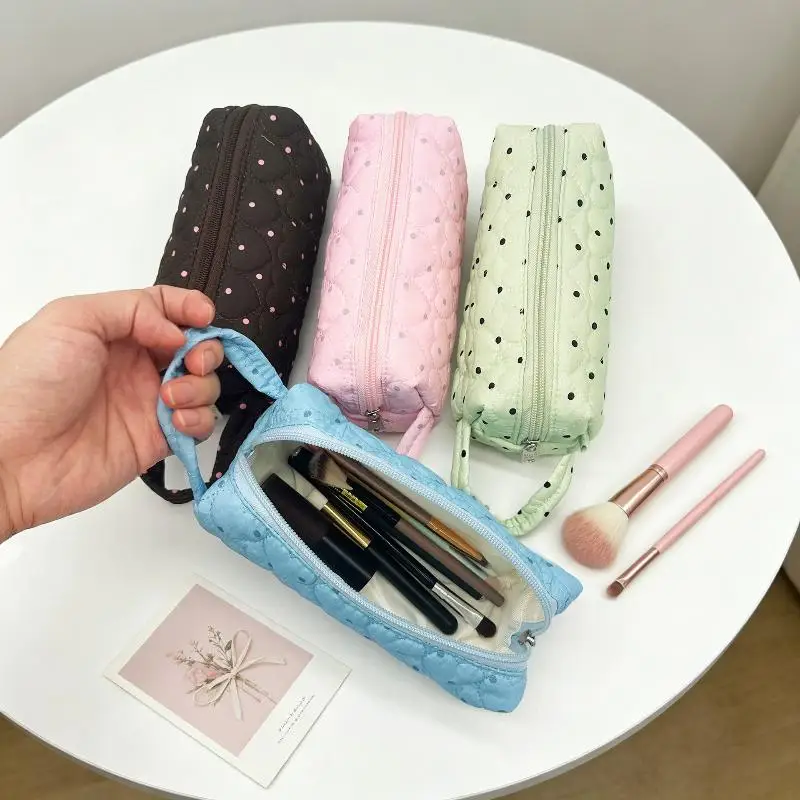 Portable Polka Dot Cosmetic Bag Minimalist Large Capacity Waterproof Makeup Pouch for Home Travel Women Daily Use view 2