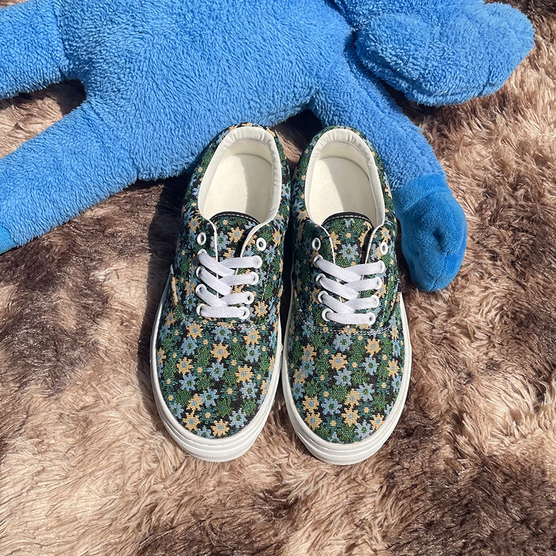 Summer Breathable Trendy Men's Sneakers, Green Small Floral Camouflage Embroidered Canvas Shoes, Fashionable Casual Shoes, Couple Shoes