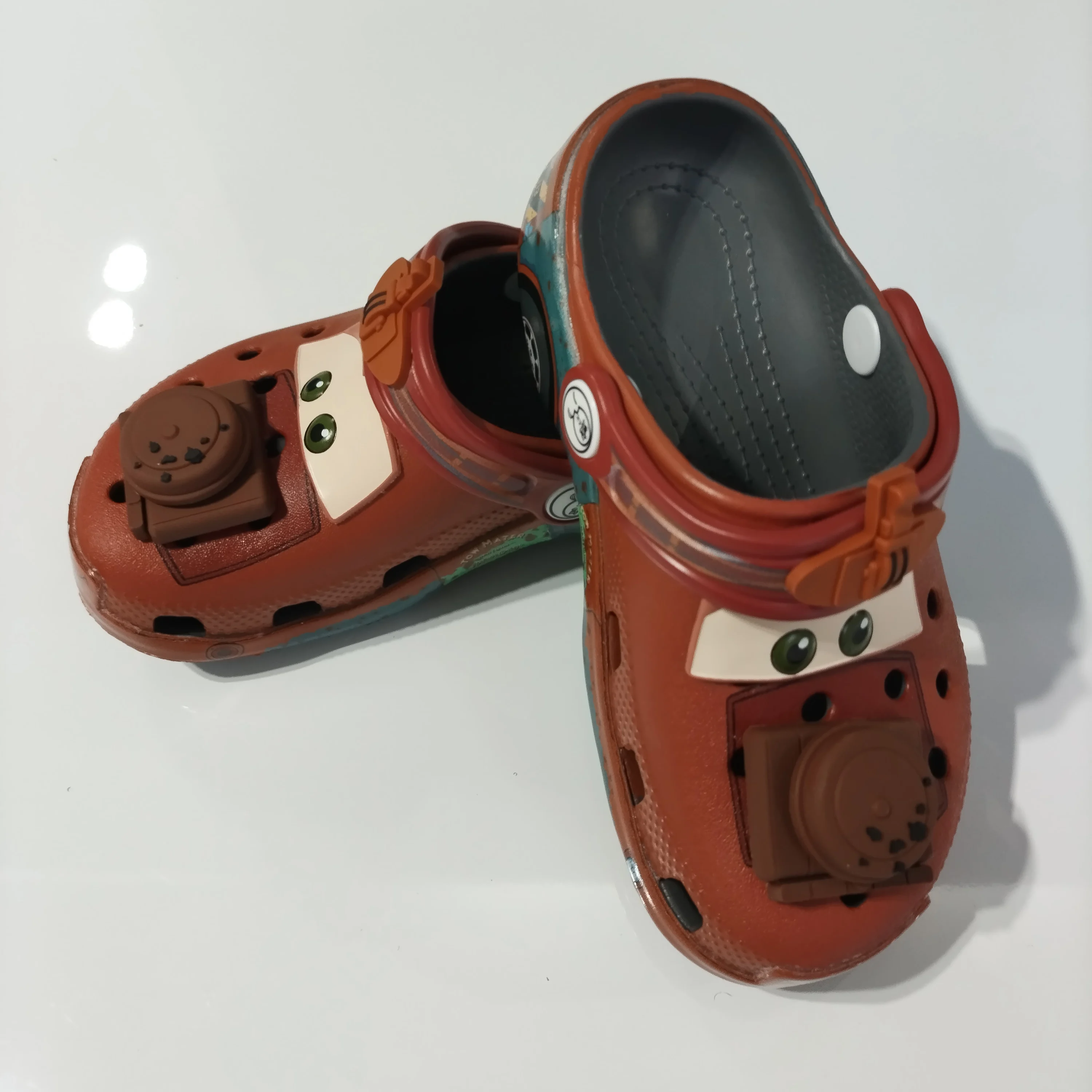 Mcqueens Pixar Mater zapatillas impermeables de dibujos animados para niños sandalias con agujeros sandalias para exteriores Casual transpirable Eva regalo para niño