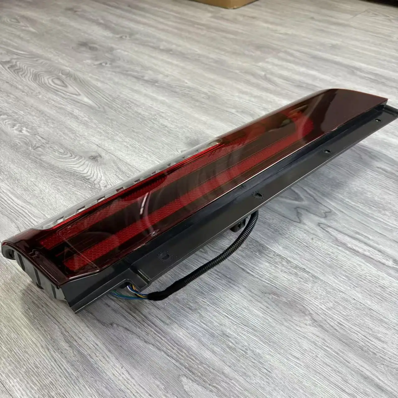 Hy-un-dai 24V Bus Tail Light عدسة مقاومة للماء لـ Coach & City Bus HL-W012