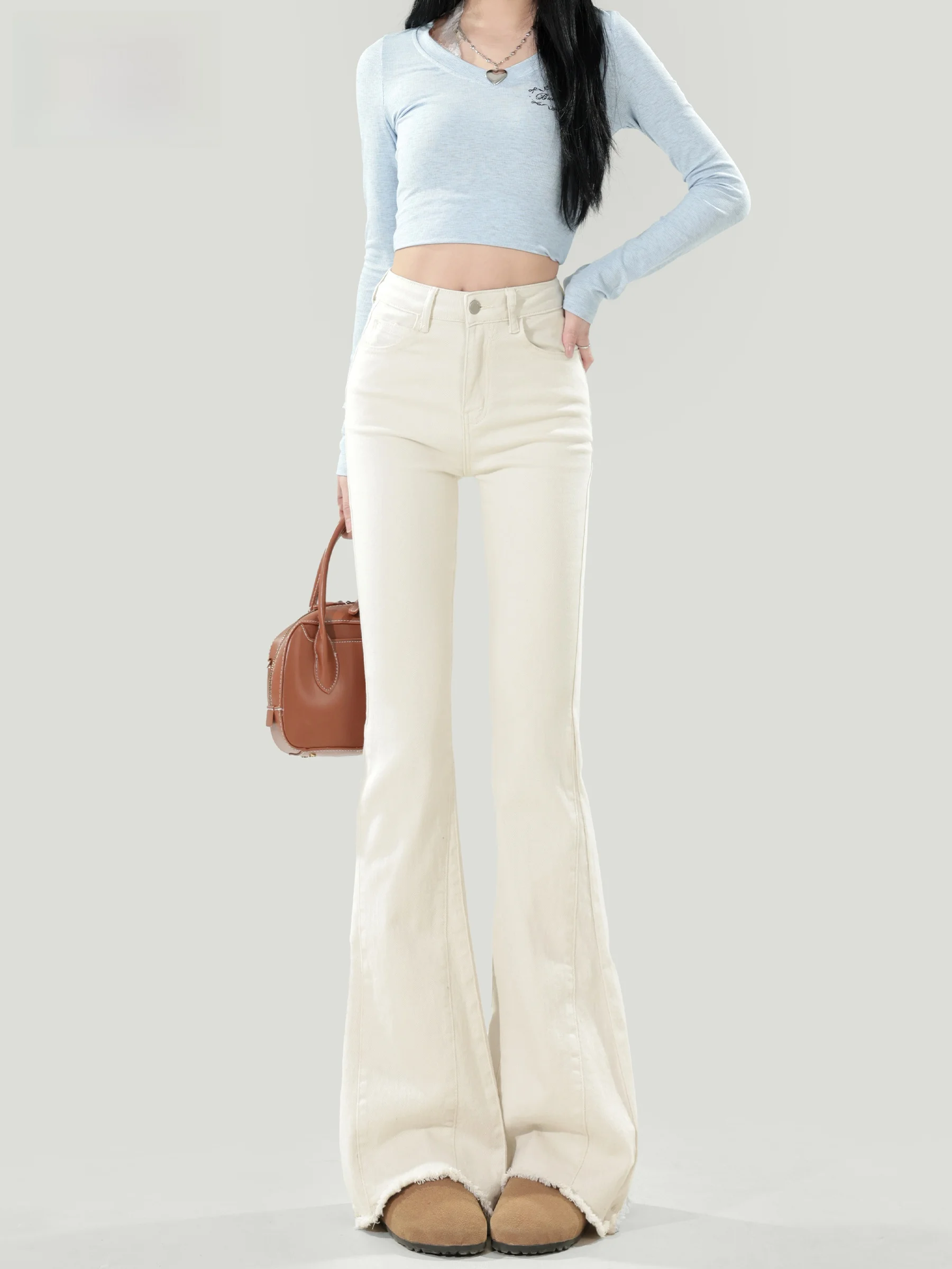 

Джинсы с высокой талией и расклешенными штанинами, женские облегающие джинсы-скинни светло-бежевого цвета с рваным краем, новинка весенней коллекции, износостойкие длинные брюки