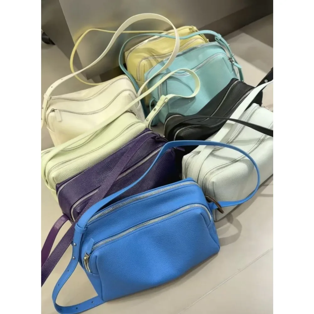 New Large-capacity Leather Women's Lizard Pattern Cosmetic Fashion Texture Versatile Portable Storage High-value Toilet Bag.