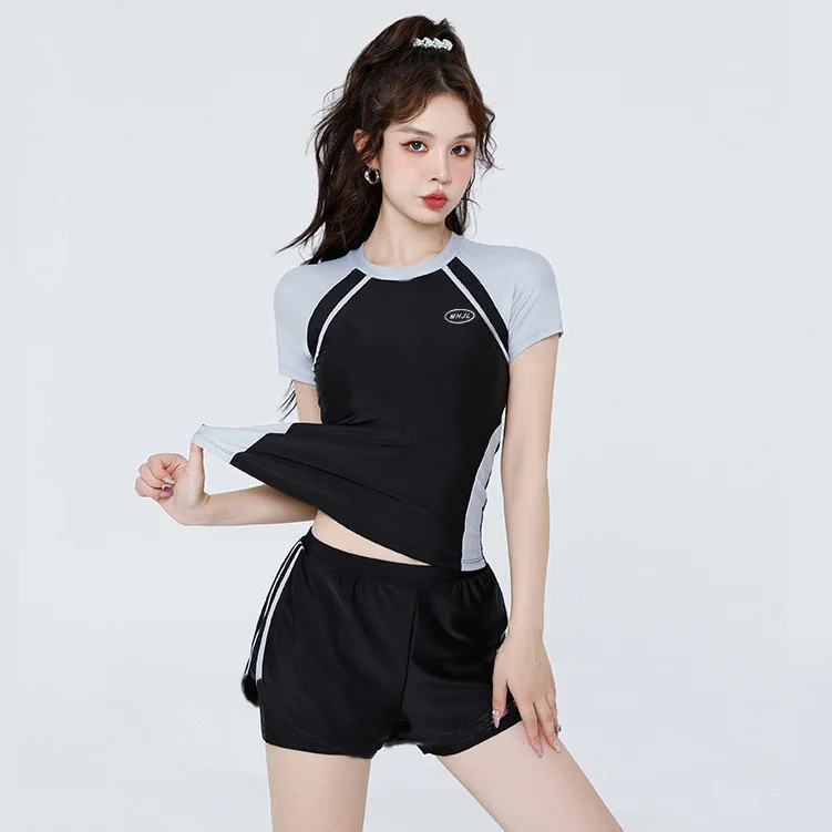 

New Sports Two-piece Swimsuit Women Conservative Hot Spring Vacation Swimsuit Short Sleeve Short Pant Adult Swimsuit Women