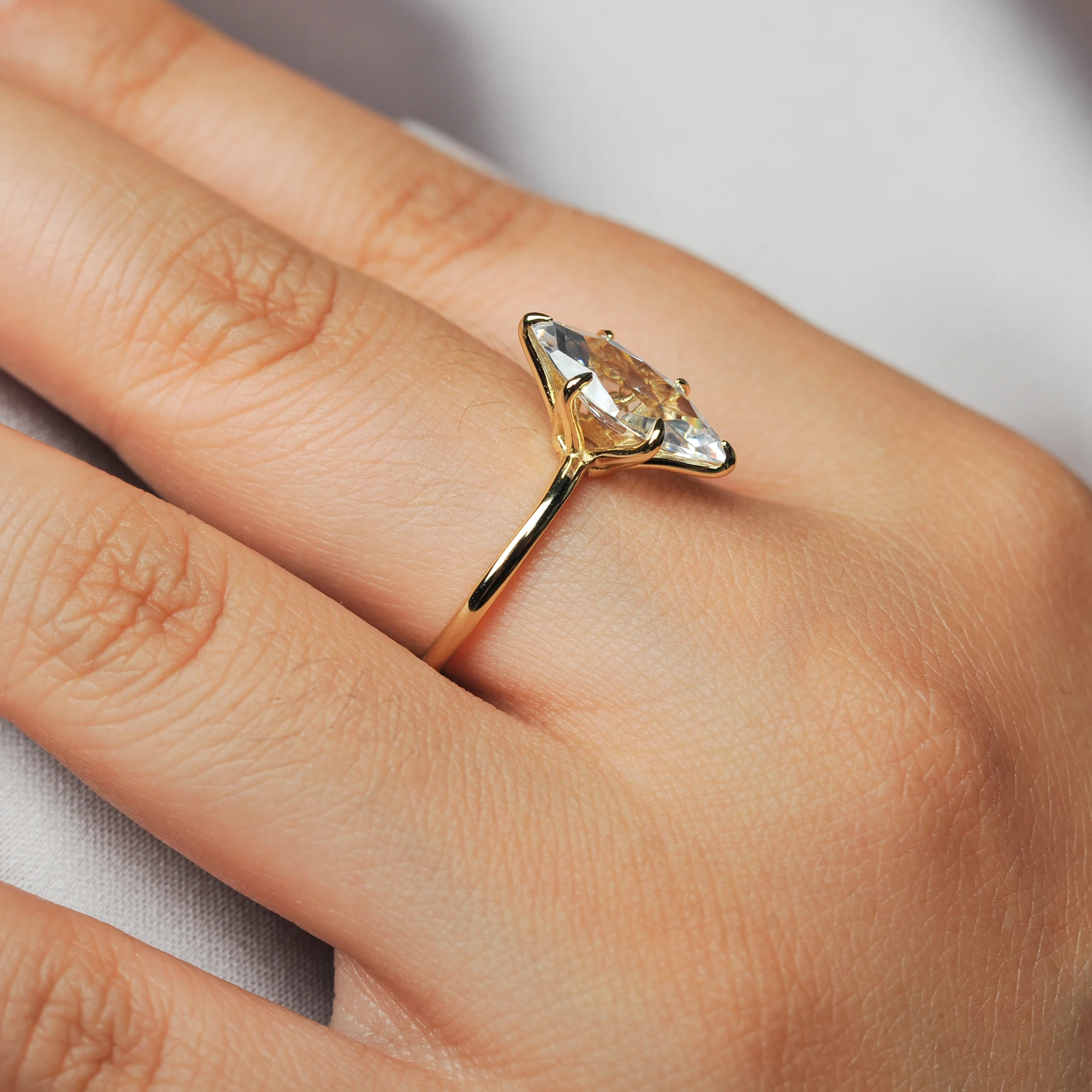 POTIY 9ct 5A Marquise-Schliff Zirkonia Solitär-Verlobungsring 925 Sterling Silber Vergoldet Brautgeschenk für Sie – Detail 8