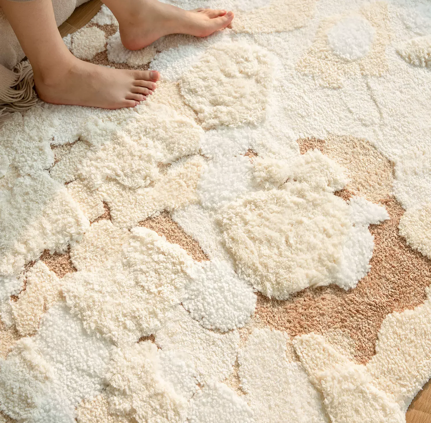 Irregular Barefeet Soft Tufted Rugs For Bedroom Home Decor Carpet Kids Room Premium Cream Floor Mat Sofa Coffee Table Area Rug