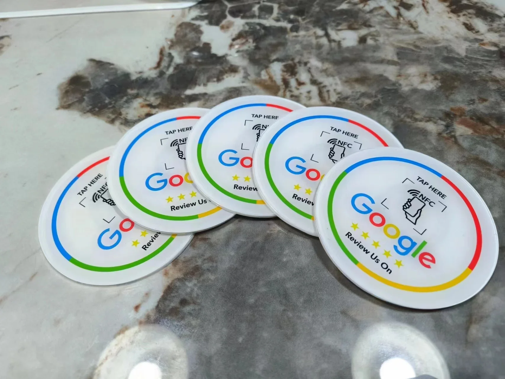 13,56 MHz programmierbares Acryl mit selbstklebender Rückseite, NFC-Tischaufkleber, Durchmesser 10 cm, Google Bewertungen, NFC-Aufkleber, NFC 215