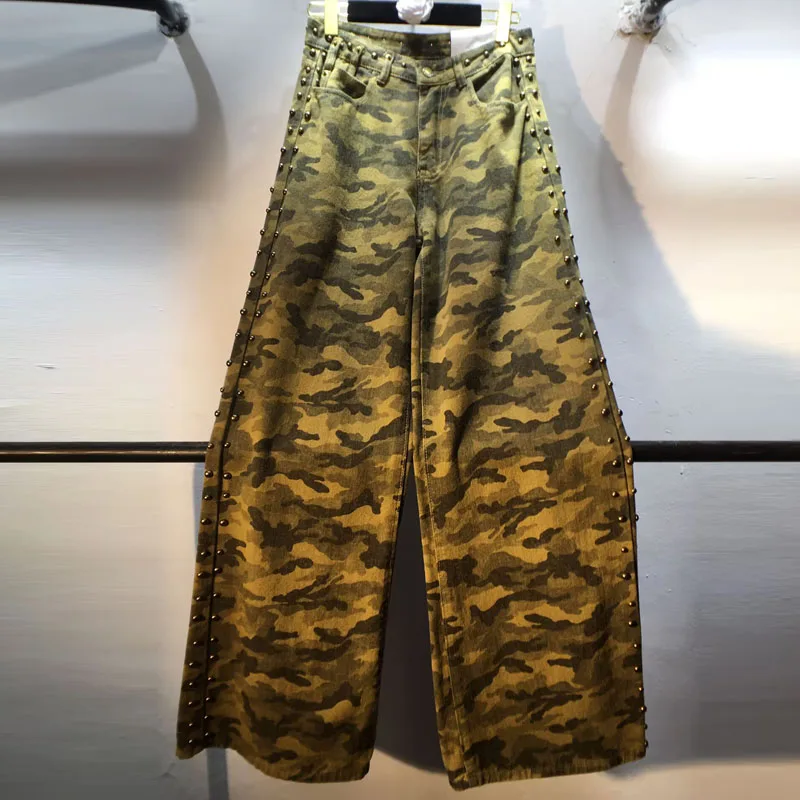 

Камуфляжные джинсы для женщин, осень 2023, новые боковые тяжелые бисерные заклепки с высокой талией, утягивающие джинсовые прямые брюки