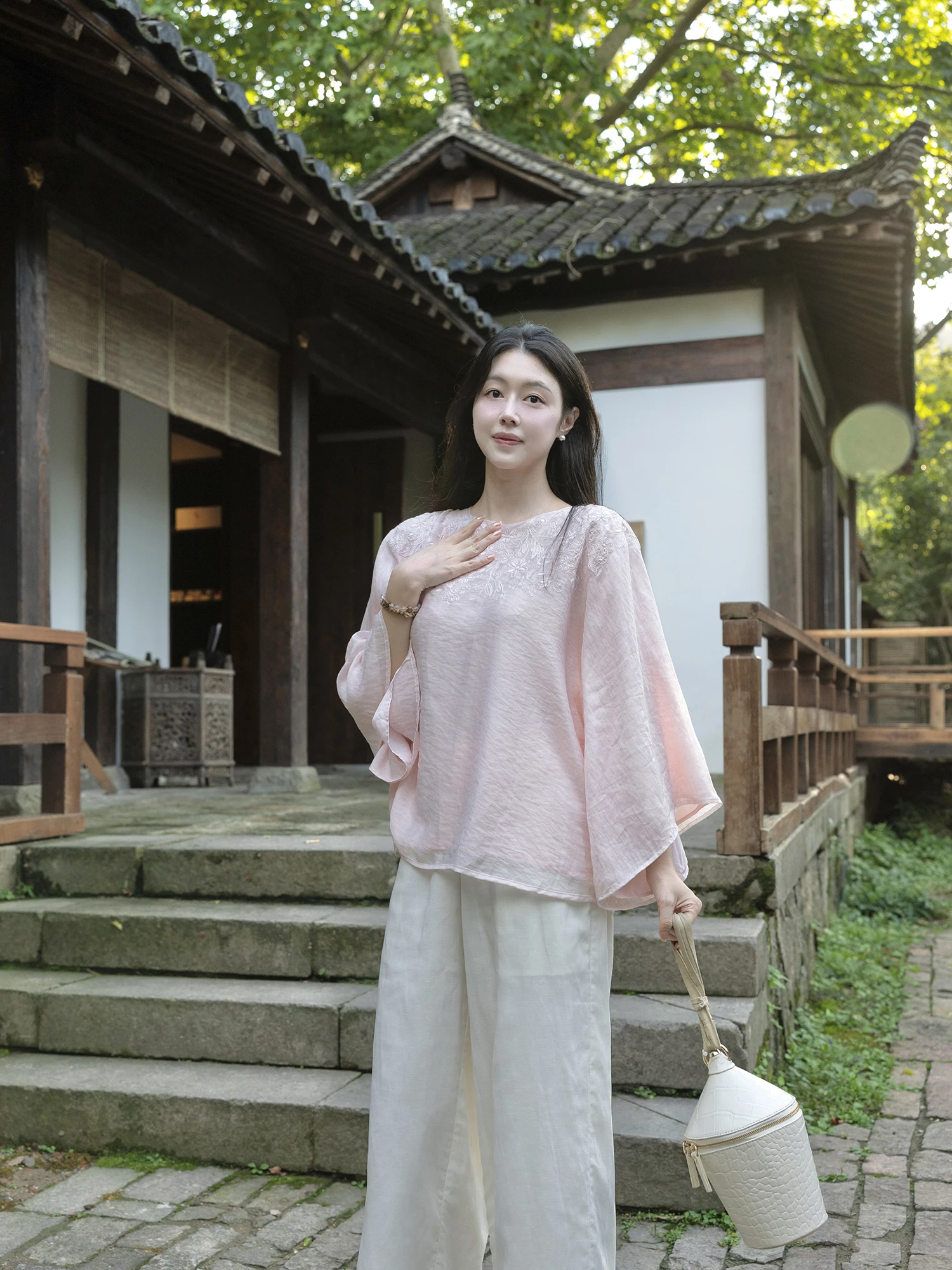 

Новая женская асимметричная блузка в китайском стиле с вышивкой, свободного кроя, средней длины, в национальном стиле, для прохладной погоды