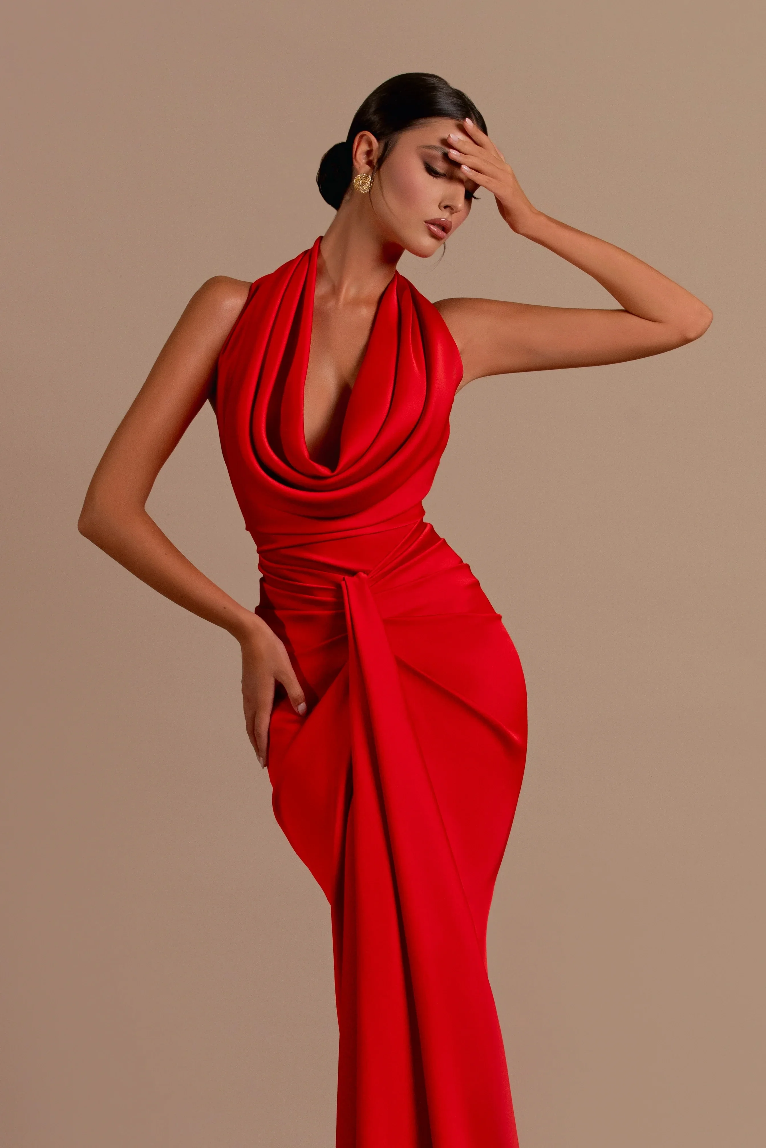 

2024 Summer Sexy Halter V Neck Sleeveless Draped Red Satin Maxi Long Gown for Women Cocktail Party Dresses